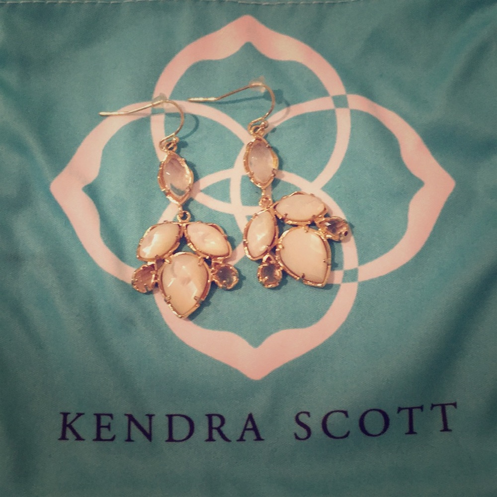 Kendra Scott drop earrings